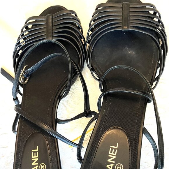 CHANEL 40C Black heel Sandals CC Italy - Picture 1 of 3